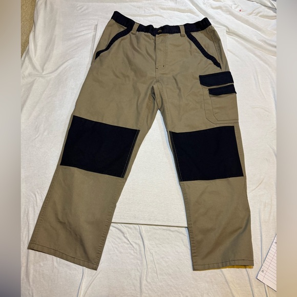 Men's Dual-Tone Cargo Pants - Picture 1 of 9